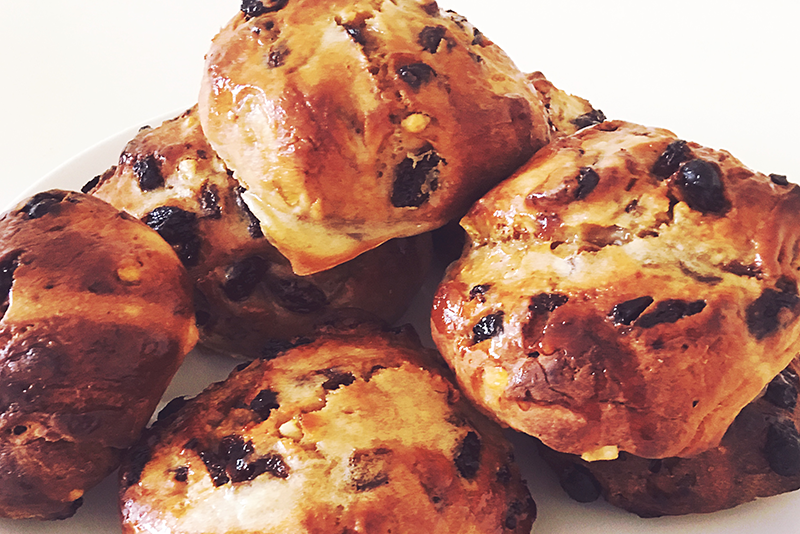 Six hot cross buns made for Easter